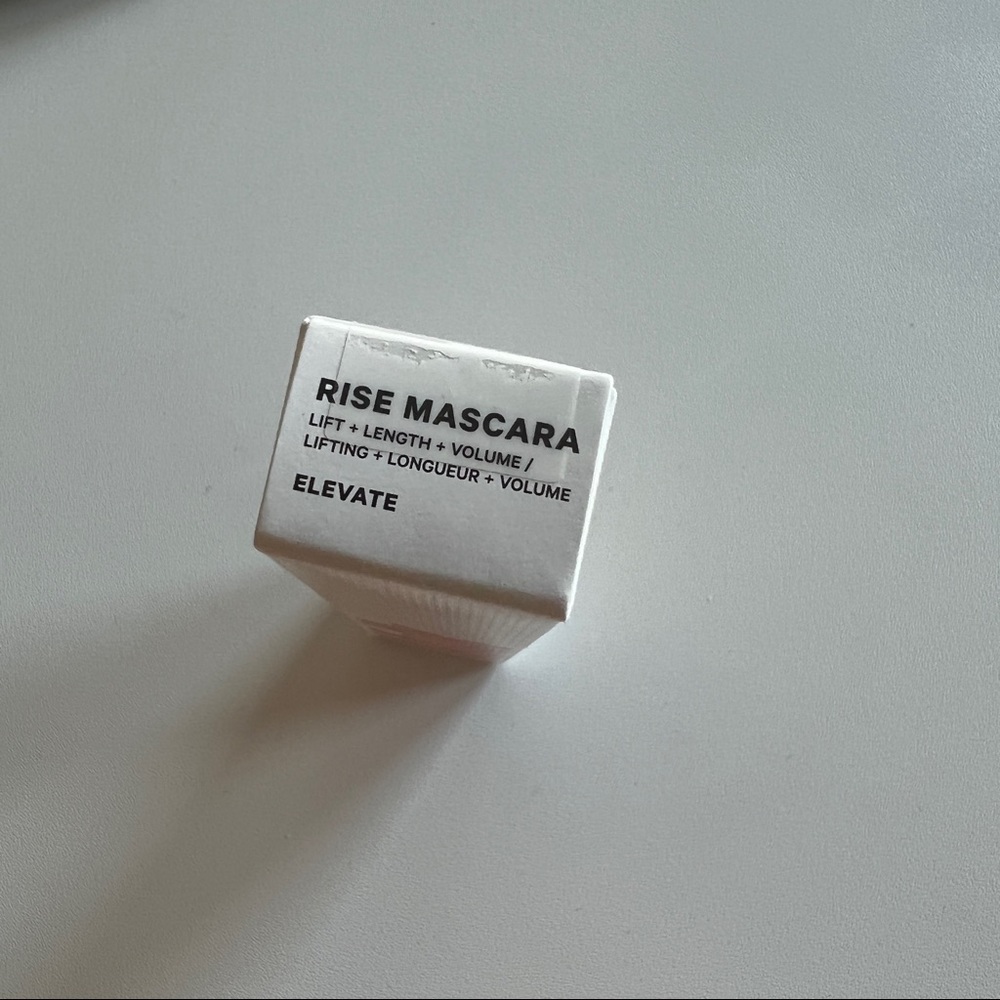 MILK MAKEUP mini RISE lifting + lengthening mascara in shade Elevate - Picture 4 of 10